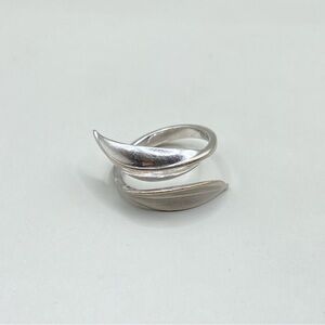 Sterling Silver Lencia Leaf Bypass Ring